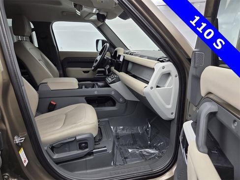 Used 2022 Land Rover Defender 110 S image 14