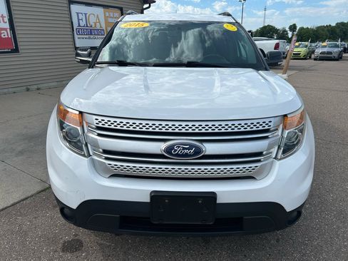 Used 2015 Ford Explorer XLT w/ Equipment Group 202B AWD/4WD image 2