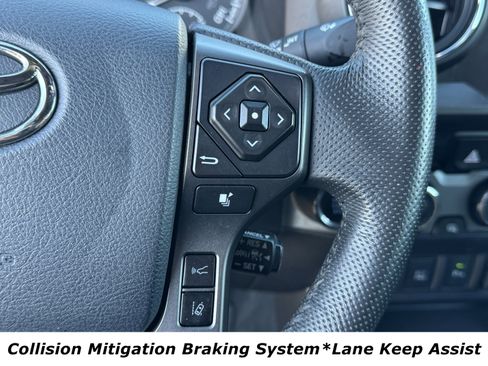 Used 2020 Toyota Tacoma TRD Off-Road image 5