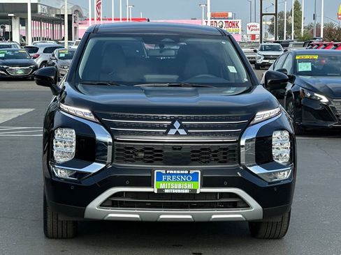 New 2025 Mitsubishi Outlander SE image 10