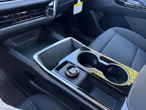 New 2026 Chevrolet Equinox LT w/ Safety and Technology Package FWD image 31