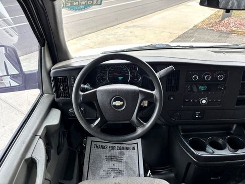 Used 2010 Chevrolet Express 2500 Extended image 19