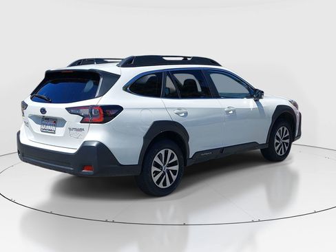 Used 2023 Subaru Outback Premium image 7