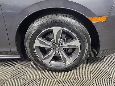 Certified 2018 Honda Odyssey Touring image 3