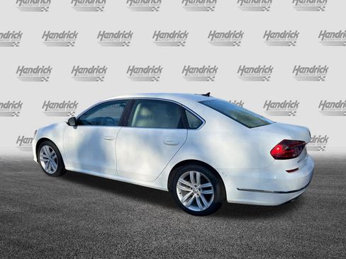 Used 2018 Volkswagen Passat 2.0T SE image 9