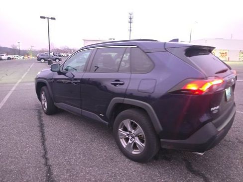 Used 2022 Toyota RAV4 XLE image 5