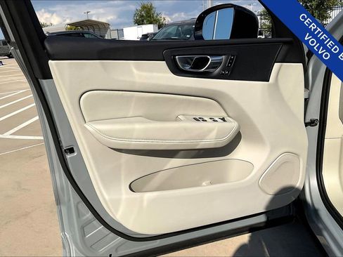 Certified 2025 Volvo XC60 T8 Plus w/ Protection Package Premier image 23