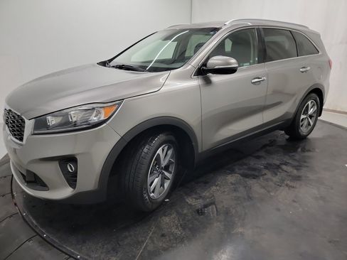 Used 2019 Kia Sorento EX image 3