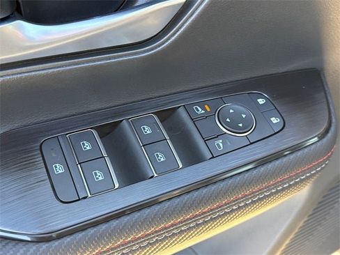 New 2026 Nissan Kicks SR image 19