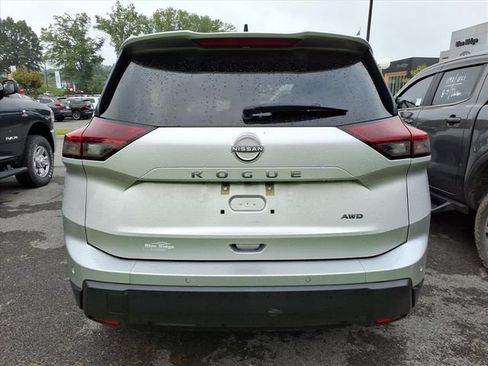 Used 2024 Nissan Rogue S AWD/4WD image 8