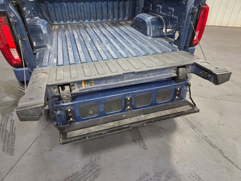 Used 2024 GMC Sierra 1500 SLT image 6