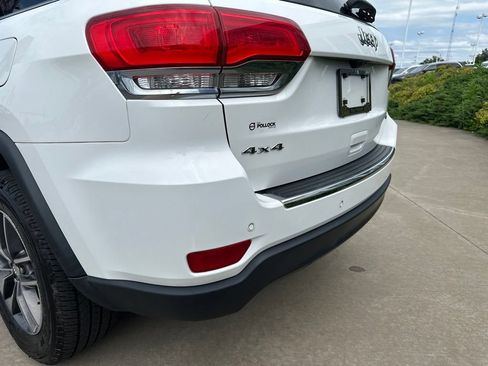 Used 2017 Jeep Grand Cherokee Limited w/ Luxury Group II AWD/4WD image 16