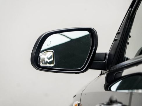 Used 2023 Hyundai Venue SEL image 14