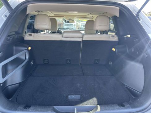 Used 2018 Jeep Cherokee Limited FWD image 10