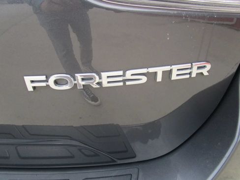 Used 2021 Subaru Forester Premium AWD/4WD image 46