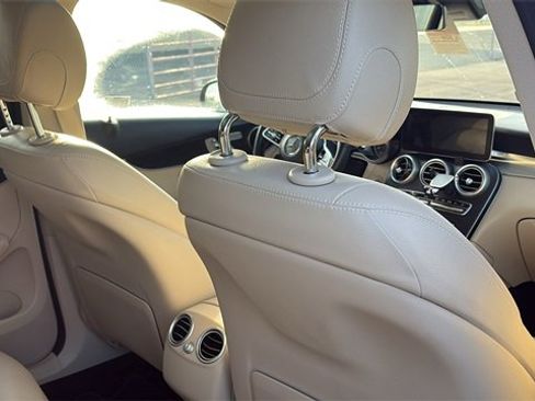 Used 2022 Mercedes-Benz GLC 300 image 28