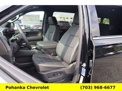 Used 2025 Chevrolet Suburban Premier image 21