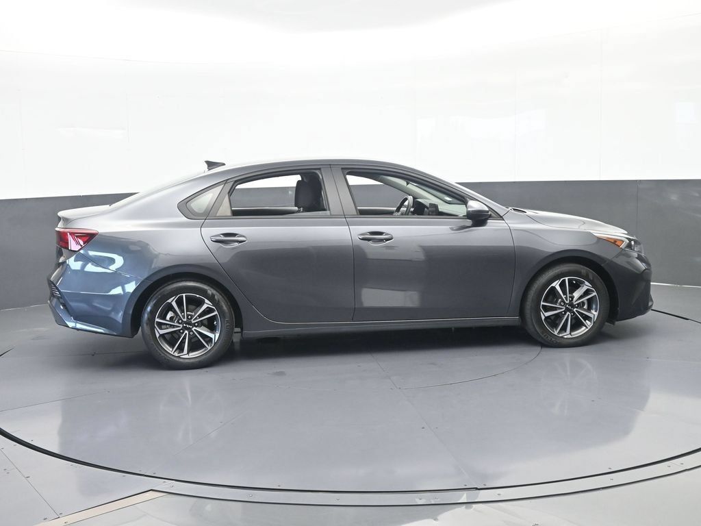 Used 2024 Kia Forte LXS FWD image 7