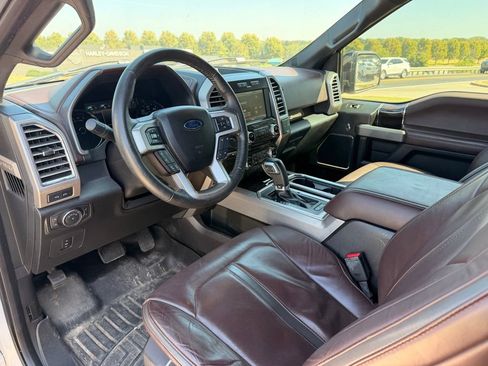 Used 2015 Ford F150 Platinum w/ Equipment Group 701A Luxury AWD/4WD image 31