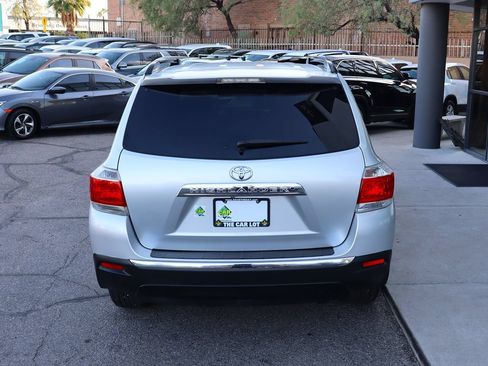 Used 2013 Toyota Highlander Plus FWD image 10