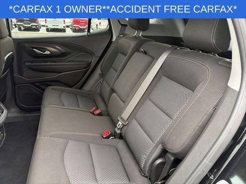 Used 2023 GMC Terrain SLE image 18