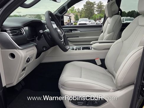 New 2026 Jeep Grand Wagoneer Limited AWD/4WD image 5