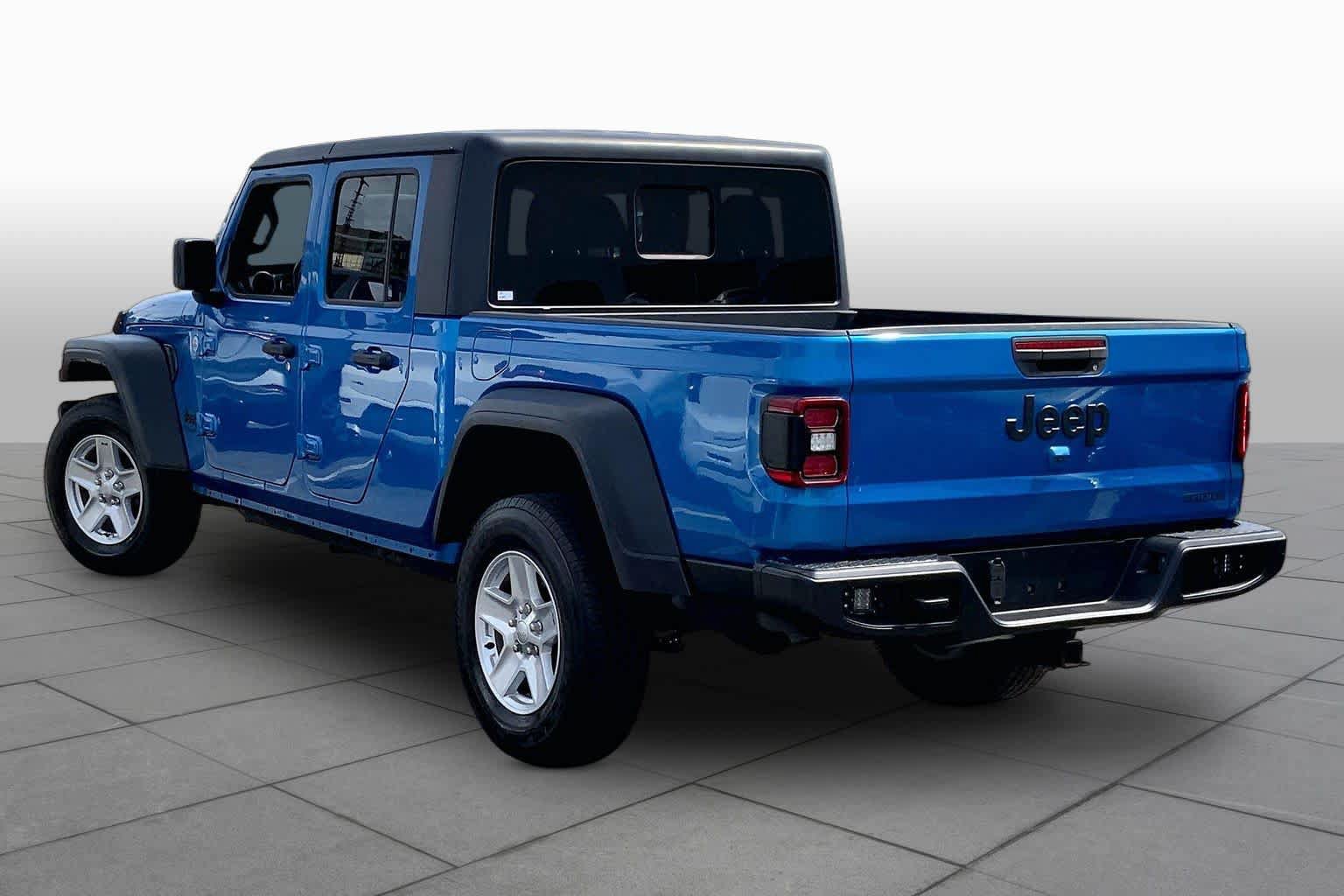 Used 2020 Jeep Gladiator Sport w/ Quick Order Package 23S AWD/4WD image 11
