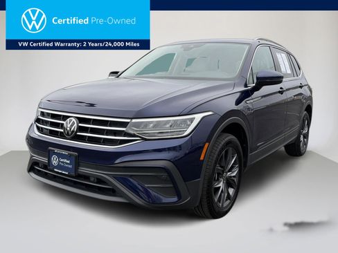 Used 2023 Volkswagen Tiguan SE image 1