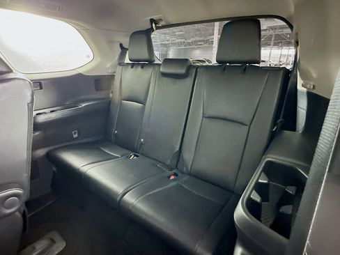 Used 2025 Toyota Grand Highlander AWD image 29