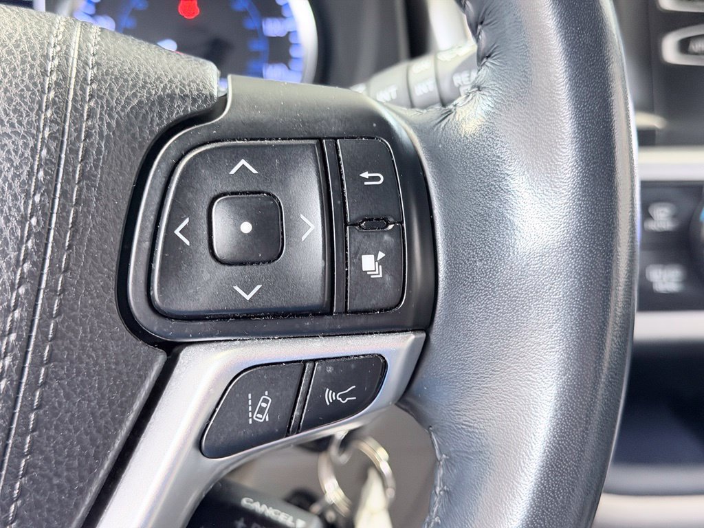 Used 2018 Toyota Highlander Plus AWD/4WD image 51