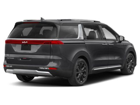 Used 2024 Kia Carnival SX Prestige FWD image 2