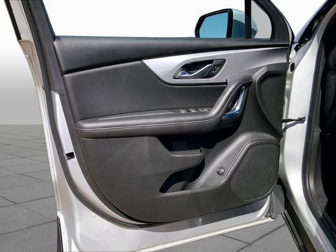 Used 2022 Chevrolet Blazer LT FWD image 22