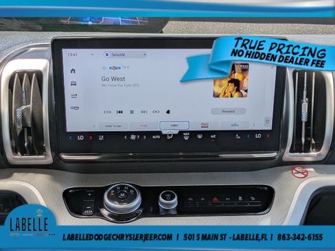 Used 2025 Ford Expedition Active AWD/4WD image 16