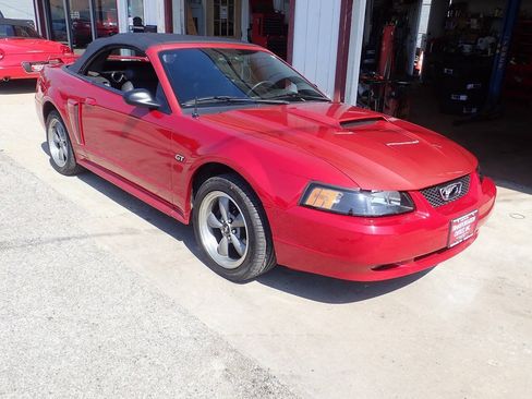 Used 2001 Ford Mustang GT RWD image 40