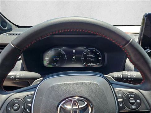 Used 2025 Toyota RAV4 XSE AWD/4WD image 11