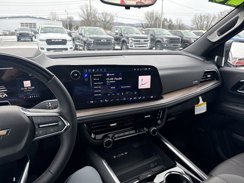 New 2026 Chevrolet Suburban High Country image 22