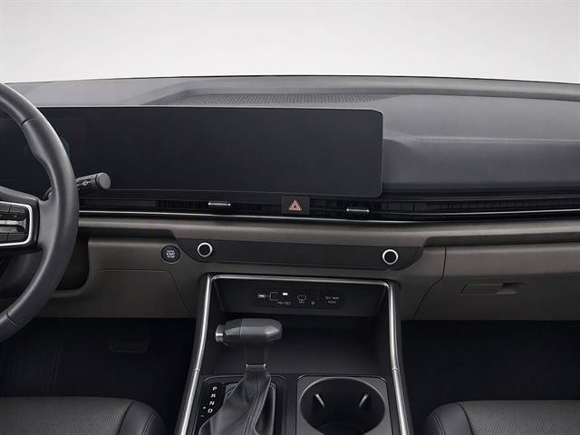 Used 2025 Kia Carnival EX FWD image 14