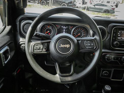 Used 2021 Jeep Gladiator Sport AWD/4WD image 18