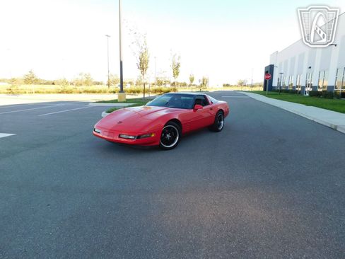 Used 1994 Chevrolet Corvette Coupe RWD image 2