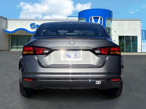 Used 2023 Nissan Altima 2.5 S image 5