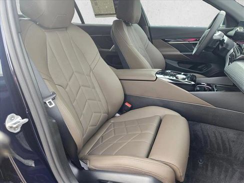 Used 2026 BMW i5 eDrive40 w/ Premium Package image 19