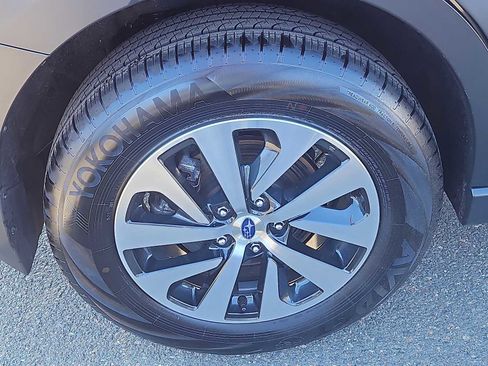 Used 2025 Subaru Outback Premium image 9