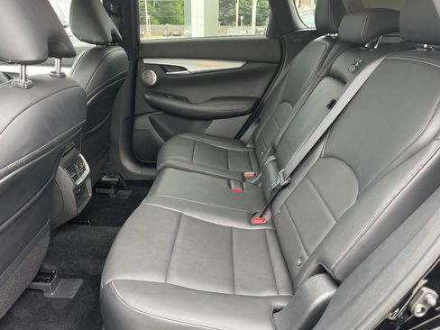 Certified 2022 INFINITI QX50 Essential image 12