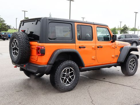 Used 2025 Jeep Wrangler Unlimited Rubicon w/ Convenience Group image 4