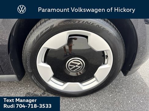 New 2025 Volkswagen ID. Buzz Pro S RWD image 10