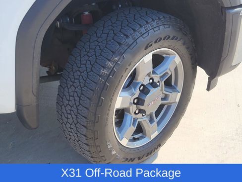 Used 2025 GMC Sierra 2500 SLT w/ SLT Convenience Package AWD/4WD image 7