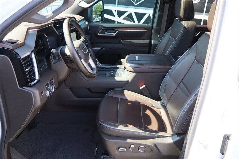 Used 2025 GMC Sierra 3500 Denali w/ Denali Reserve Package AWD/4WD image 13