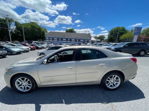 Used 2015 Chevrolet Malibu LT w/ Power Convenience Package FWD image 9
