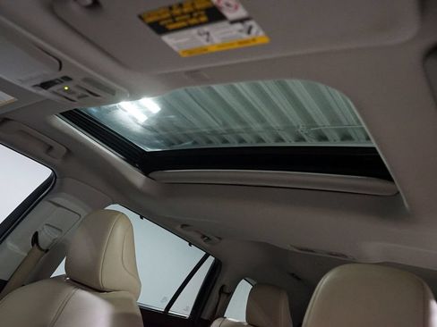 Certified 2021 Toyota Highlander XLE FWD image 34