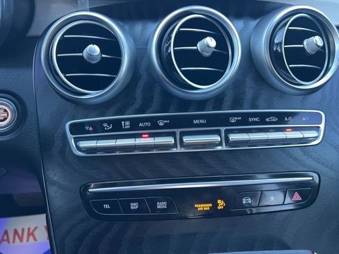 Used 2021 Mercedes-Benz GLC 300 4MATIC image 16